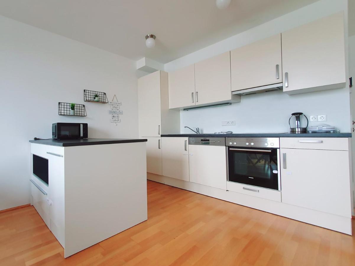 Near Lake Two Bedroom Duplex Apartment ウィーン エクステリア 写真