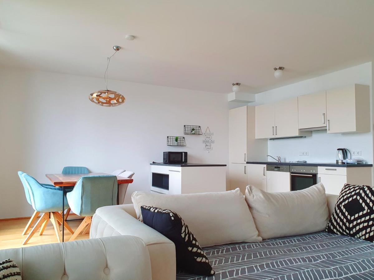 Near Lake Two Bedroom Duplex Apartment ウィーン エクステリア 写真