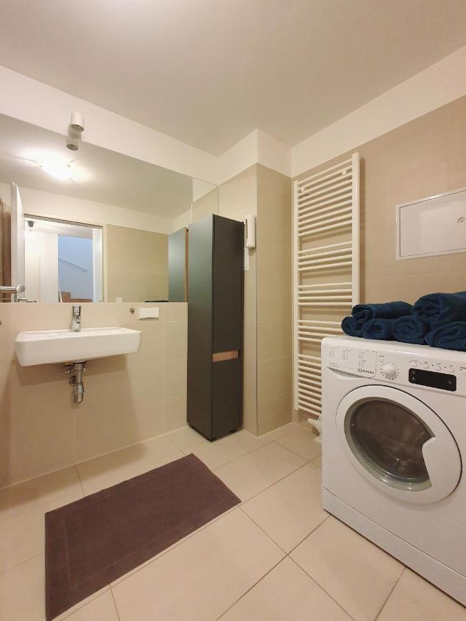 Near Lake Two Bedroom Duplex Apartment ウィーン エクステリア 写真