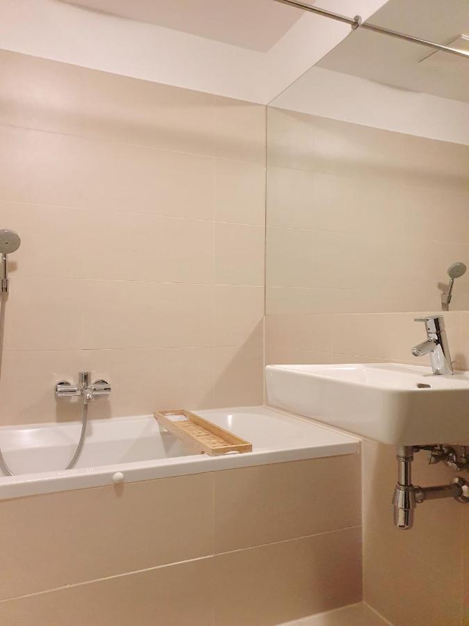 Near Lake Two Bedroom Duplex Apartment ウィーン エクステリア 写真